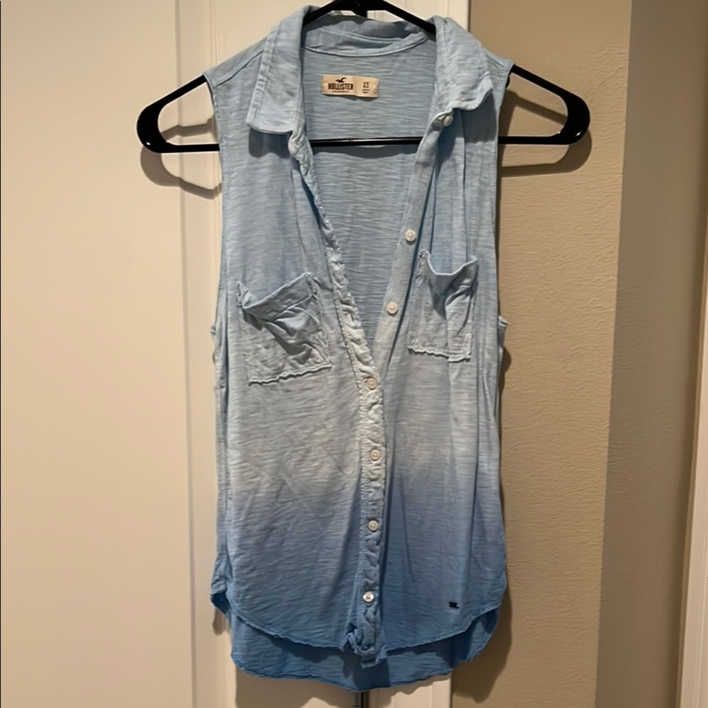 Hollister Sleeveless Blue Button-Up Top